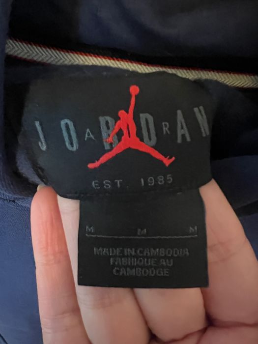 Hanorac Jordan size M nou, bleumarin, fara eticheta, impecabil