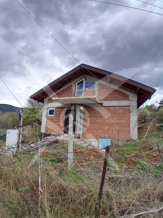 Продава се Къща в с. Владая, Област София-град - 200 кв.м за 900 €/кв.м - Снимка #2