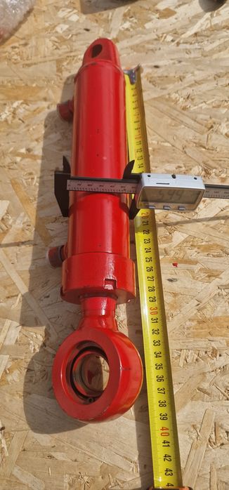 Cilindru hidraulic plug reversibil preț 400 lei se poate trimite prin