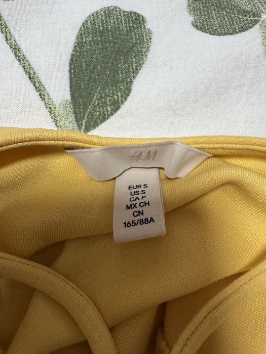 Бодита и топове H&M и Zara