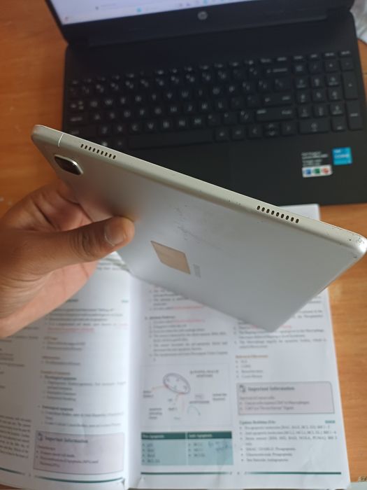 Samsung Tab A7 with original Box and Adaptater