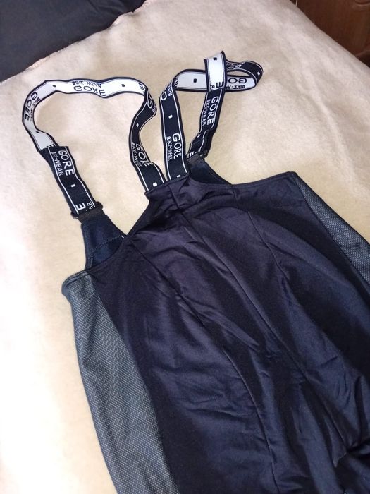 Pantalon din membrană stop wind.