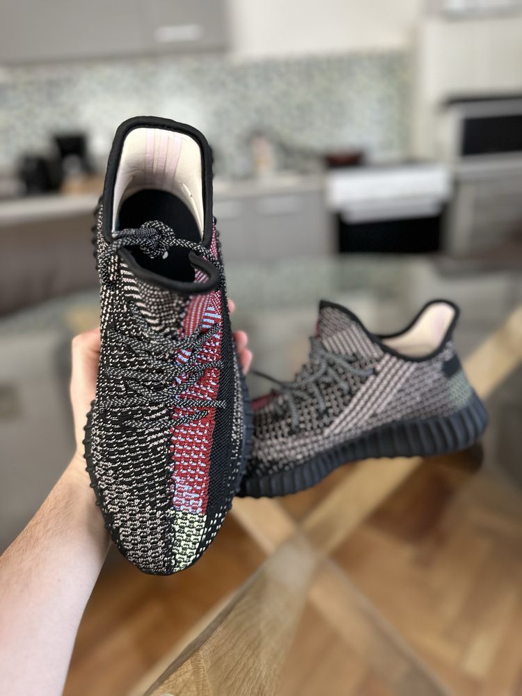 Yeezy Yecheil, 44, Impecabili!