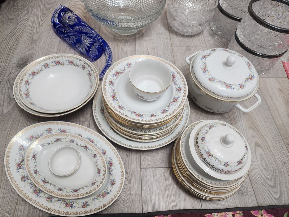 Посуда чешская.Своя.