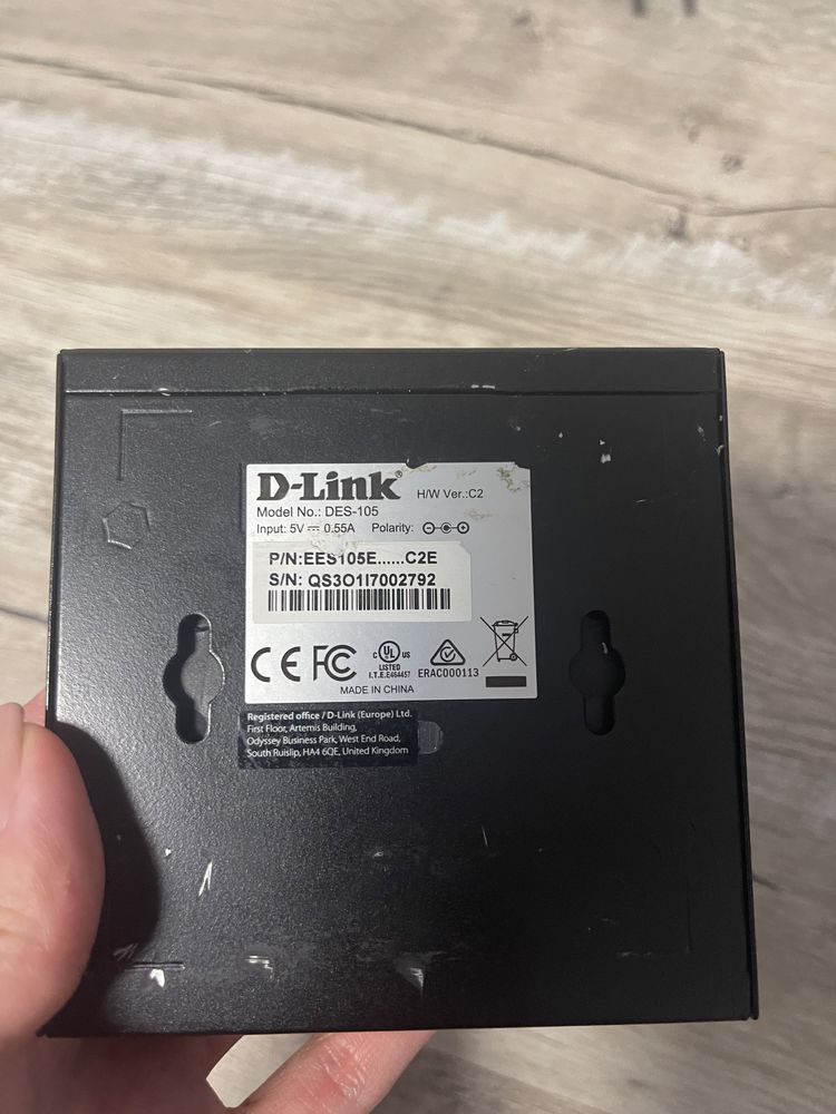 Switch D-Link 5 porturi Des-105 +sursa de alimentare