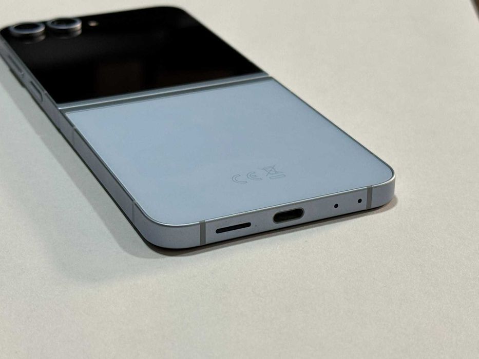 Мобилен телефон Samsung Galaxy ZFlip6