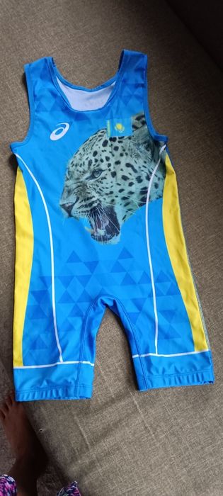 Продам борцовку для 8-11 лет в отличном состоянии