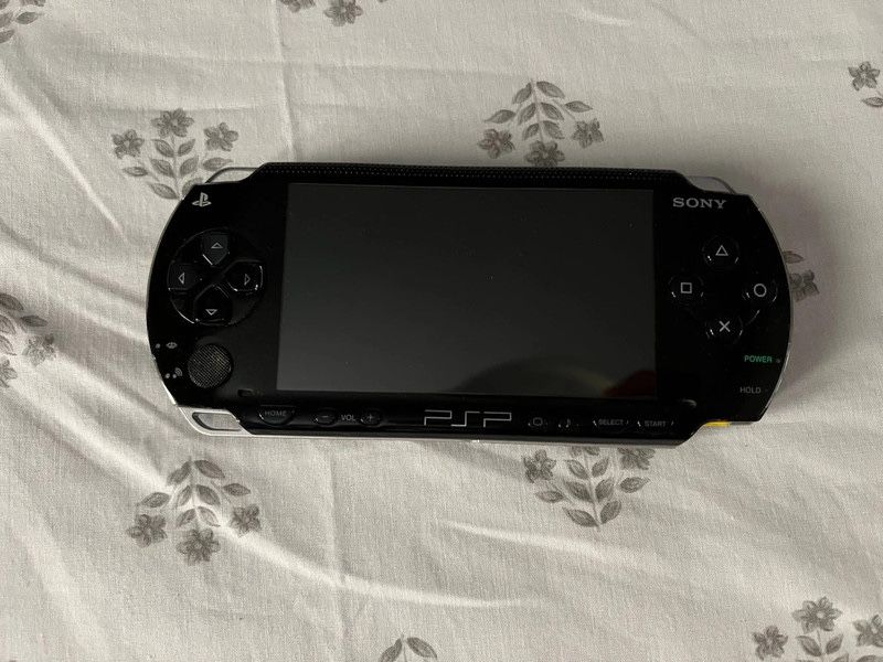 PSP modat cu jocuri preinstalate