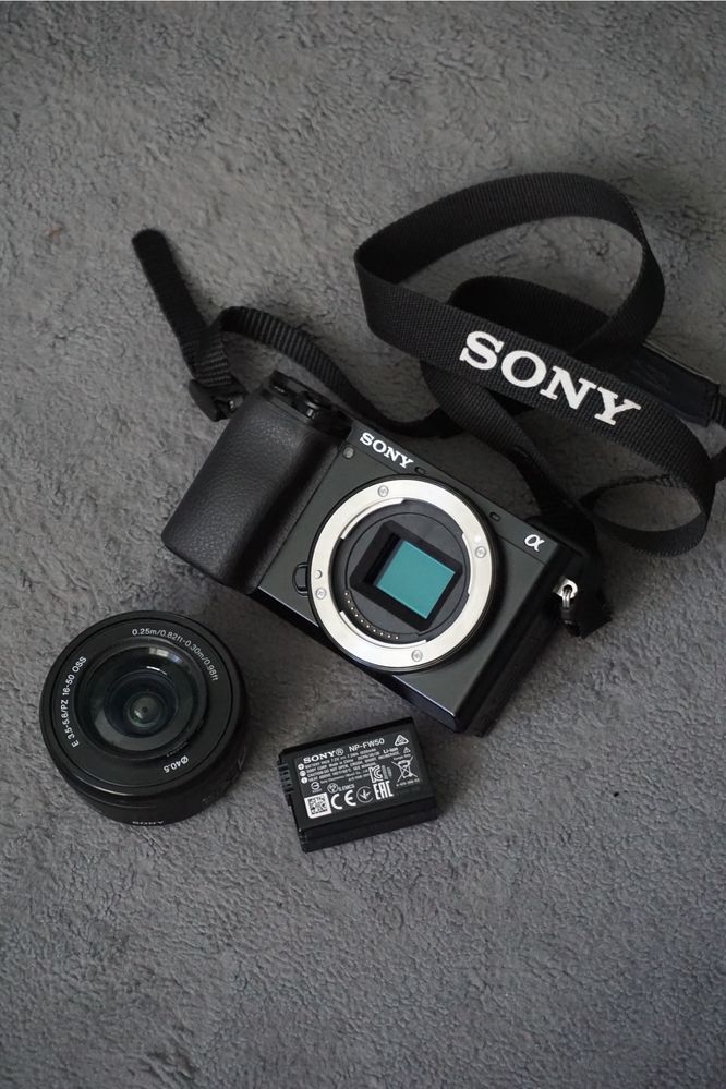 Aparar Foto Sony A6100 + Obiectiv 16-50 + Baterie + curea