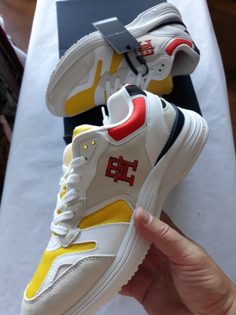 TOMMY HILFIGER nr 43 originali