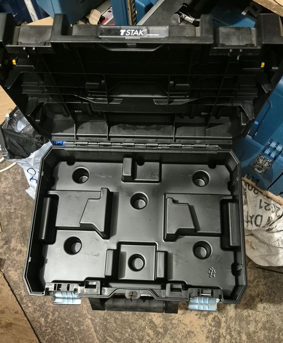 Куфар DEWALT за винтоверт и импанкт нов