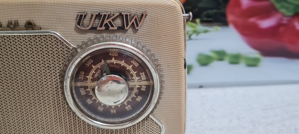 Aparat de radio model vechi Minerva UKW.