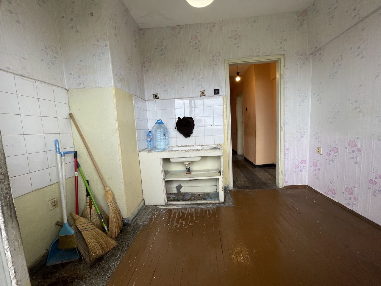 Продава се Двустаен апартамент в Пазарджик, Идеален център - 62 кв.м за 987 €/кв.м - Снимка #9
