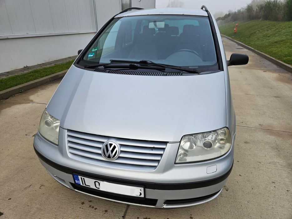 Vând Vw Sharan 1.9 TDI 7-Locuri