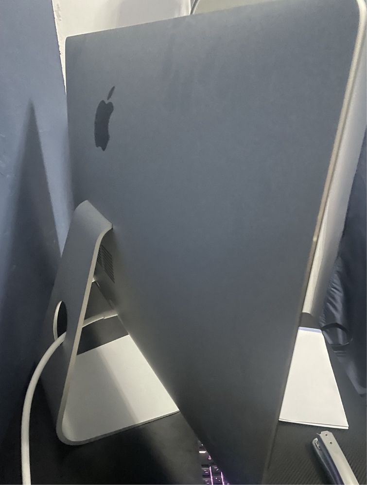 iMac 21.5 inch 2017, Intel Processor (conditie foarte buna nu pro m2)