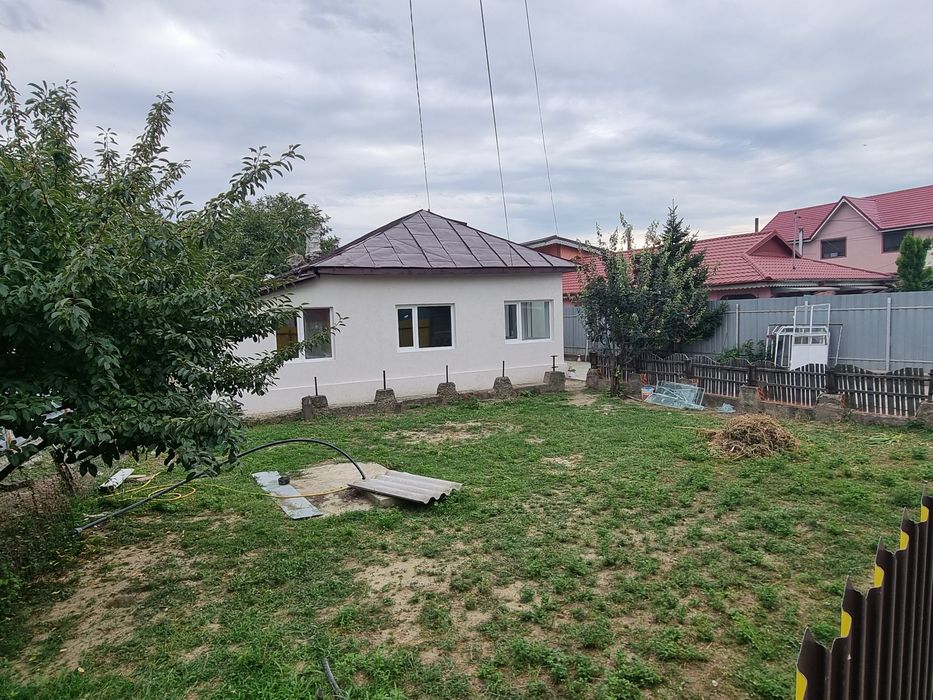 Teren intravilan si casa in Golesti