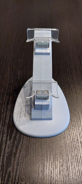 Vând charging dock PS 5
