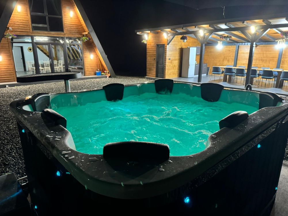 Ciubar Mobil de inchiriat jacuzzi, Hidro Aero Masaj 8-10 peroane