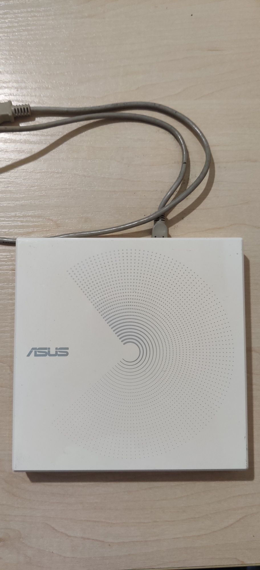 Dvd player portabil Asus usb