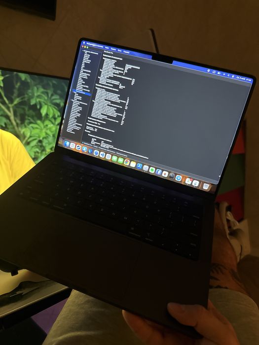 Macbook pro 14 черный 18gb/1tb m3 pro 31цикл