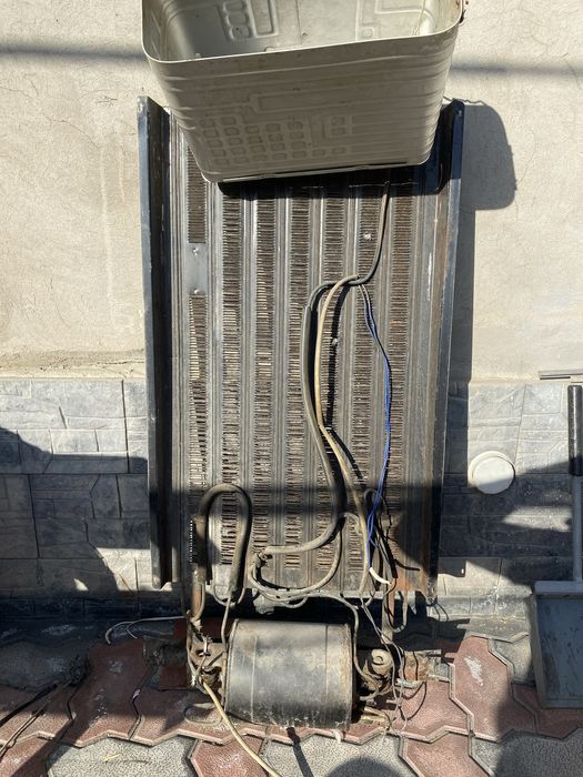 Компрессор от холодильника в сборе. Рабочее состояние.