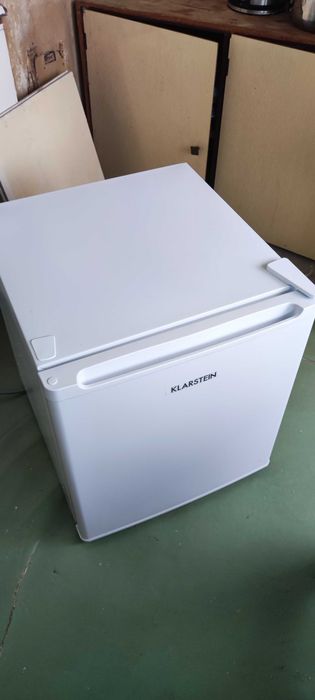 Хладилник з фризьор мини бар KLARSTEIN 40л