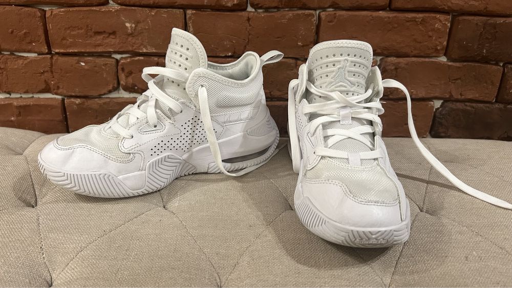 Nike Jordan stay loyal 2