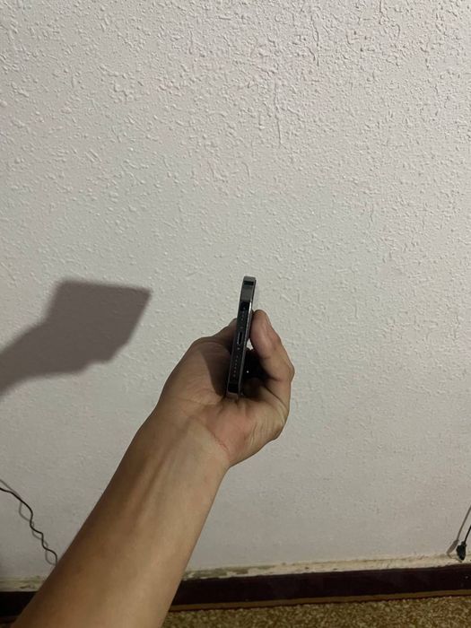 Iphone 12 pro max 77%