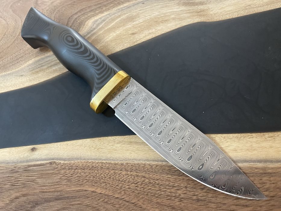 Ръчно изработен ловен нож от дамаска стомана Damasteel