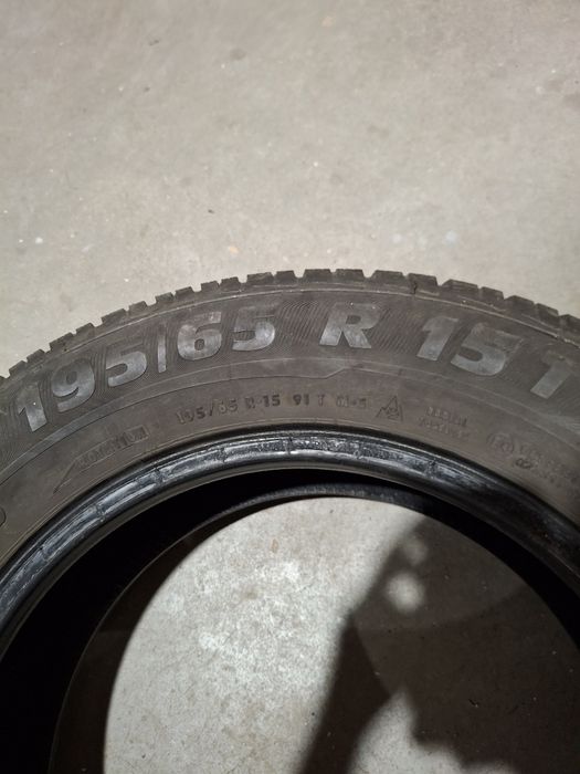2 Anvelope de iarnă  195 65 r15  Semperit