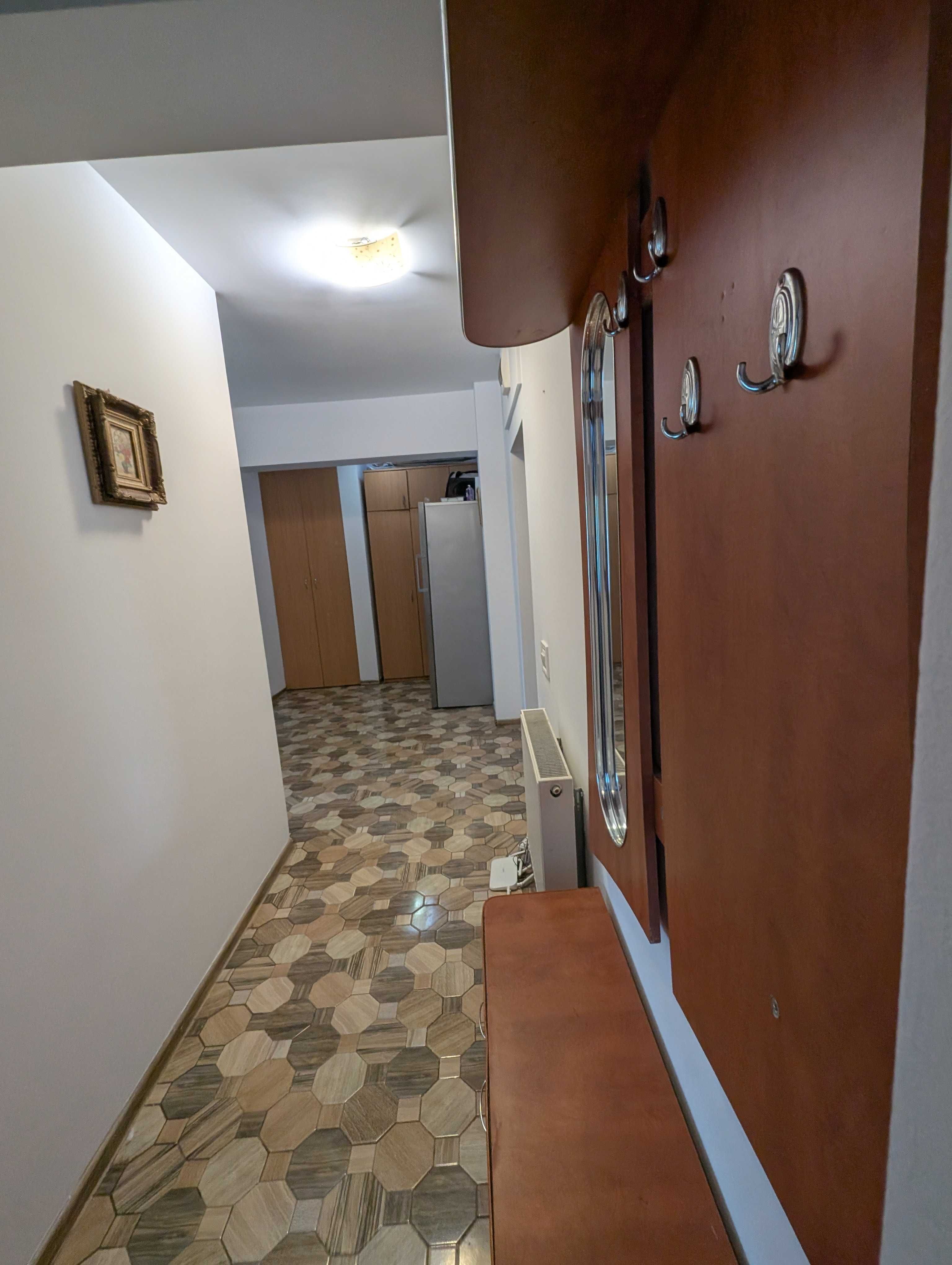 Apartament 2 camere din 2014 cu curte interioara - liber pe 10 August