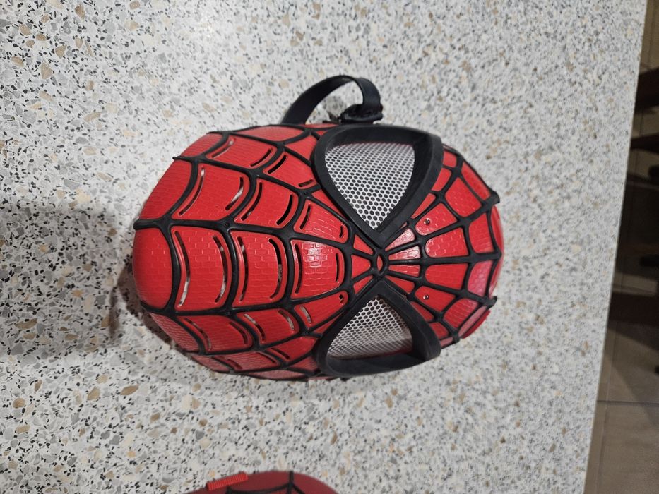 2 măști spider men