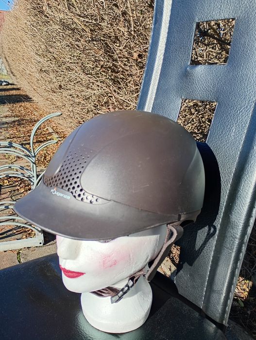 Cască și vesta protecție echitație