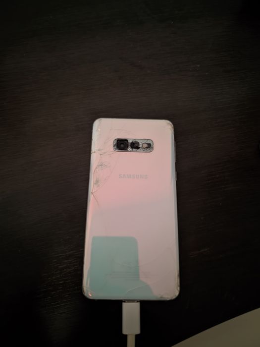 Vând Xiaomi Mi 10T(350), Samsung Galaxy S10E(300) și Moto Edge 20(220)