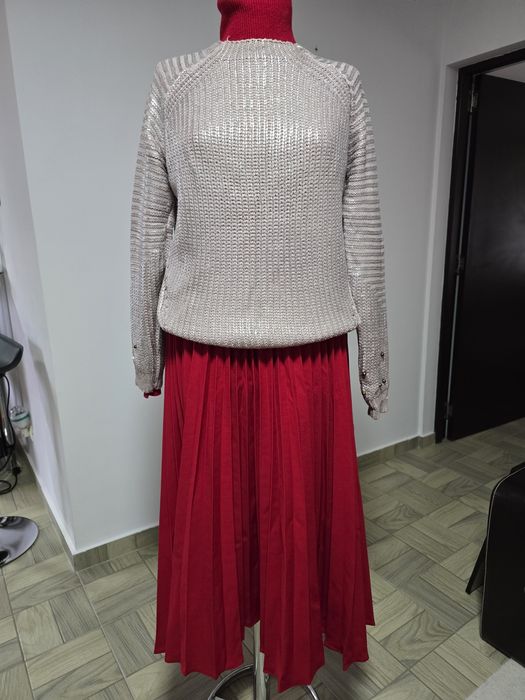 Pulover nude, model cu insertii sidefate de argintiu, pt rochii, fuste