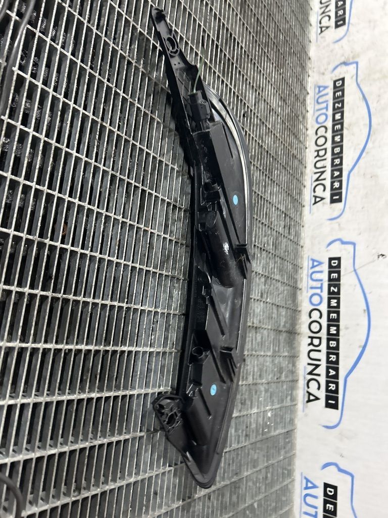 Far Dreapta Citroen C4 Cactus 2014 - 2017 SUV 4 Usi (1203) Fara xenon