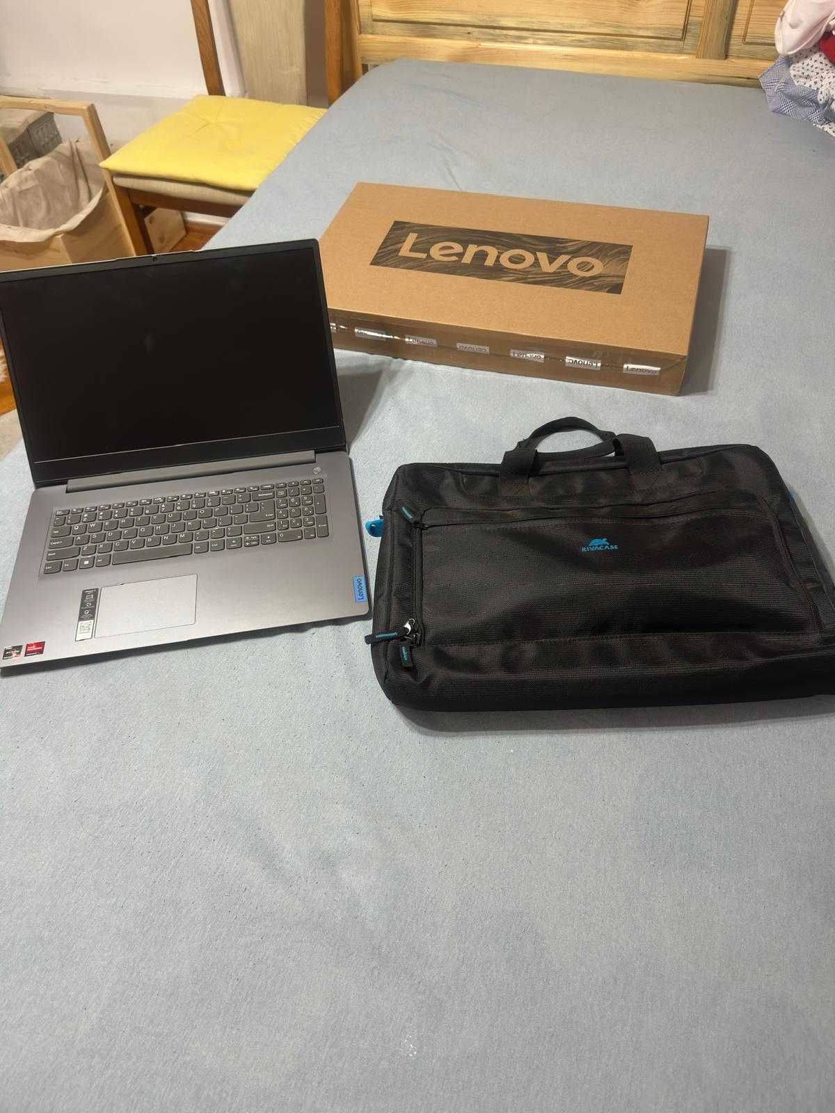Laptop LENOVO 2024