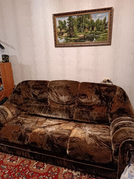 Продам диван и два кресла