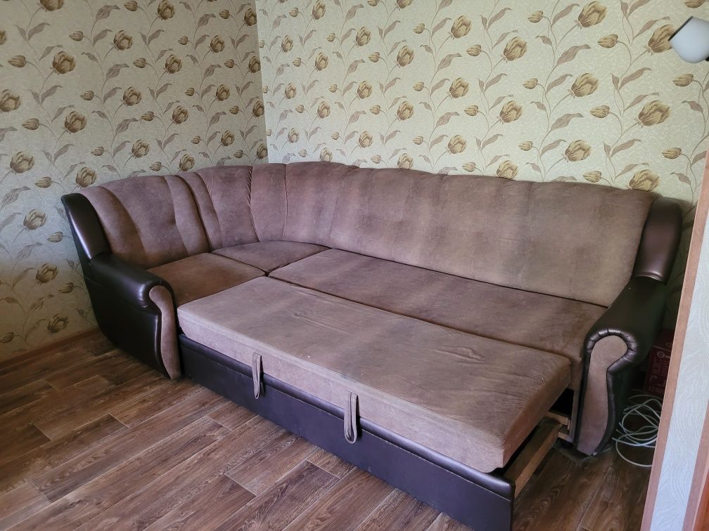 Продаётся угловой диван
