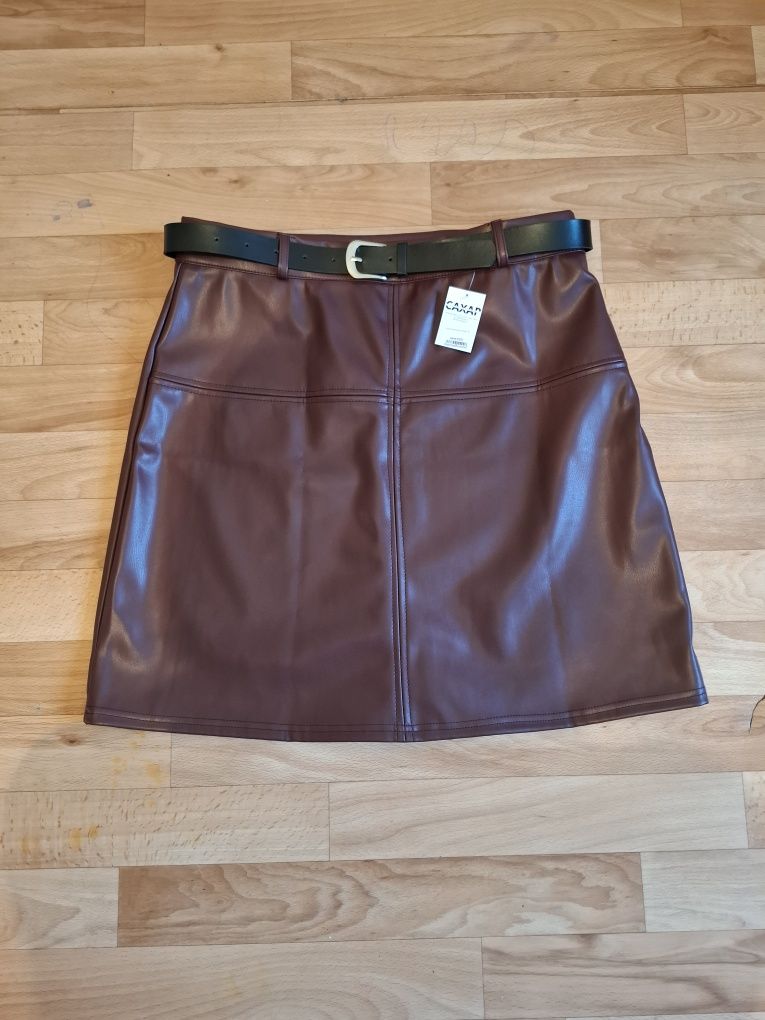 Продам новую юбку,эко кожа,размер 52