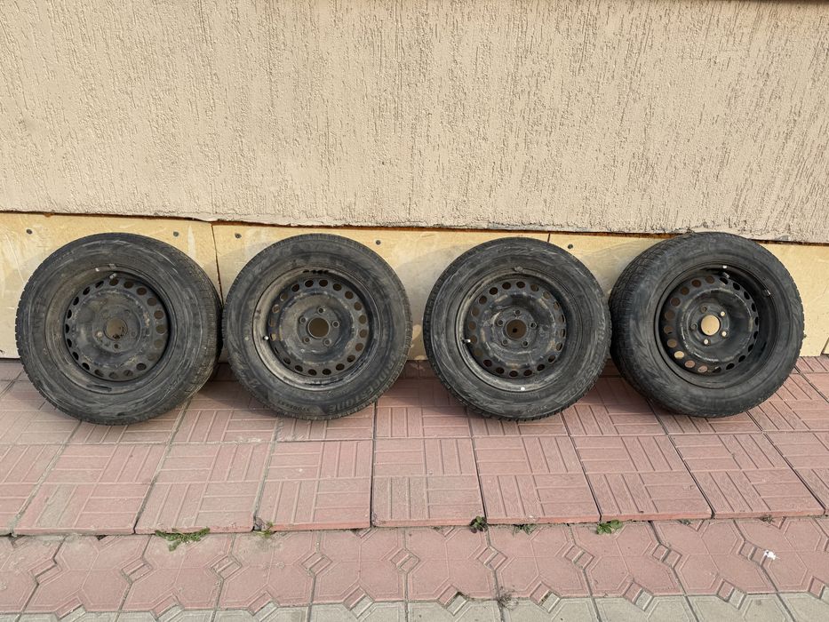 Комплект зимней резины со штамповкой 195/65/15