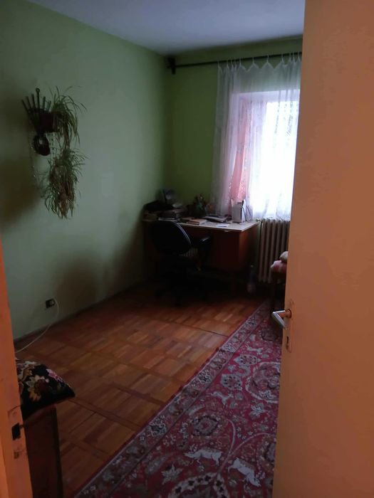 De vanzare apartament cu 3 camere