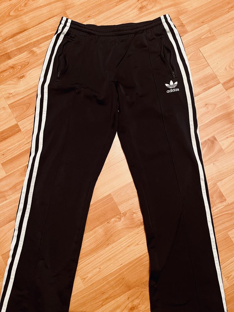 Pantaloni adidas negri mărimea s