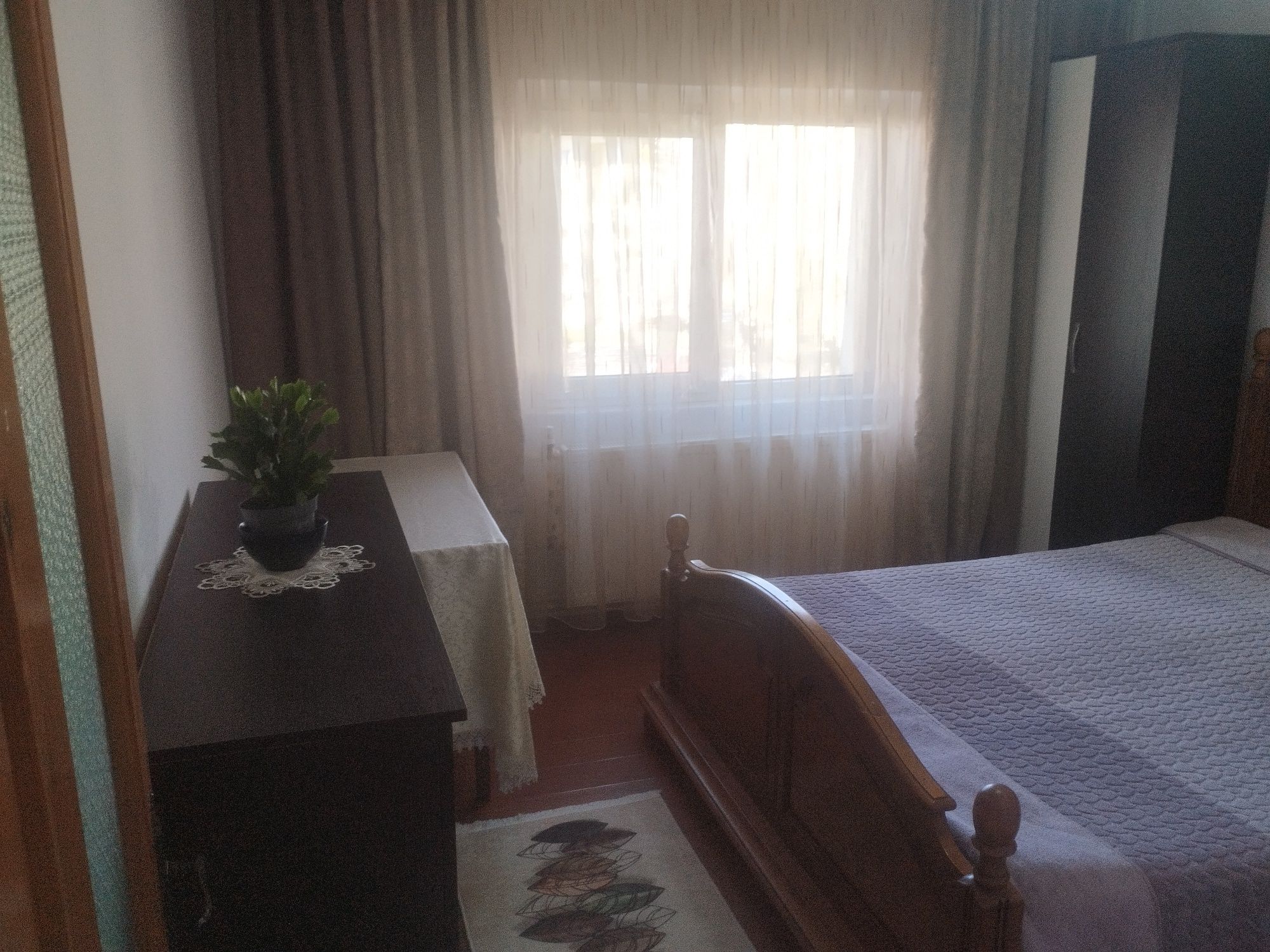 Închiriez apartament 2 camere