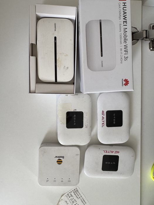 Продам роутеры в хорршем состочнии , рабочие только абоненский оплатит