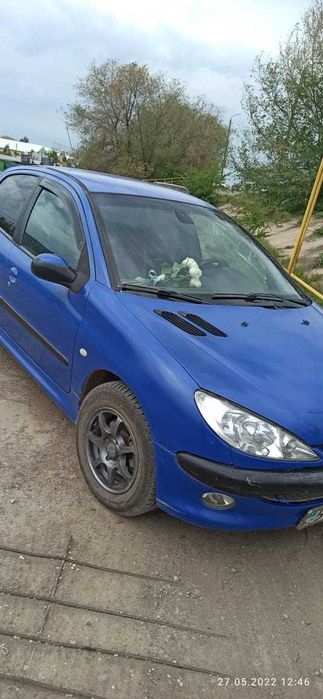 Продам автомобиль Peugeot  хэтчбек