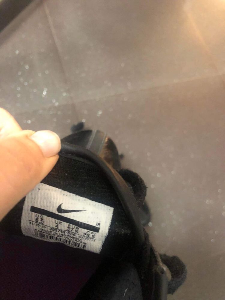 Дамски маратонки NIKE за фитнес