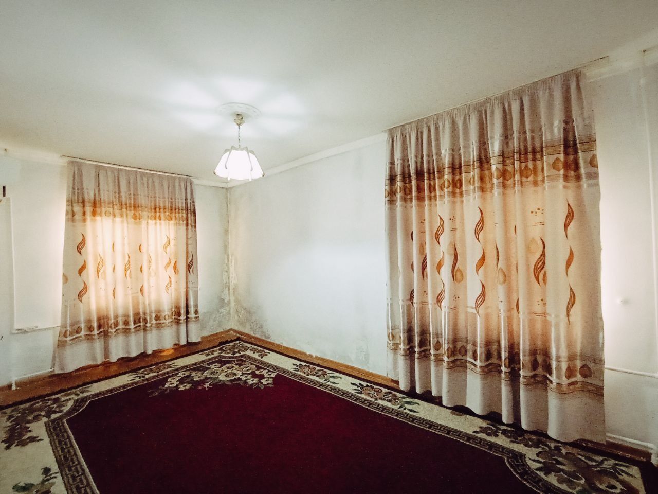 1 xonali Ijaraga beriladi
