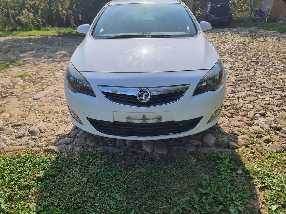 Dezmembrez opel astra j 2.0 diesel