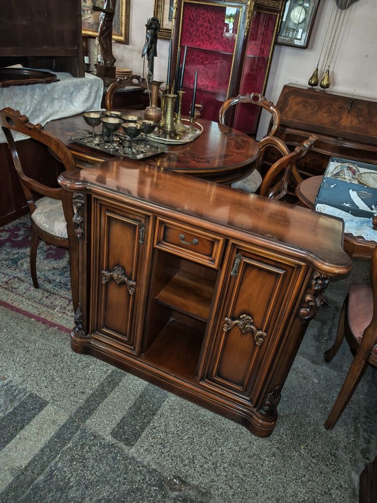 Класическо шкафче с огледало
